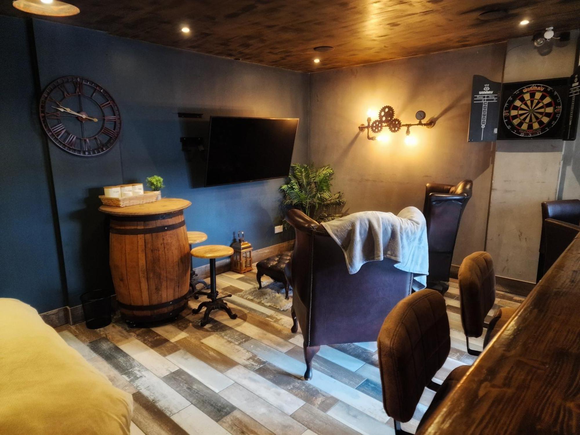 בריסטול The Pub - Unique & Authentic Experience - Free Parking!, 5 Minutes From Airbus And The Mall Cribbs מראה חיצוני תמונה