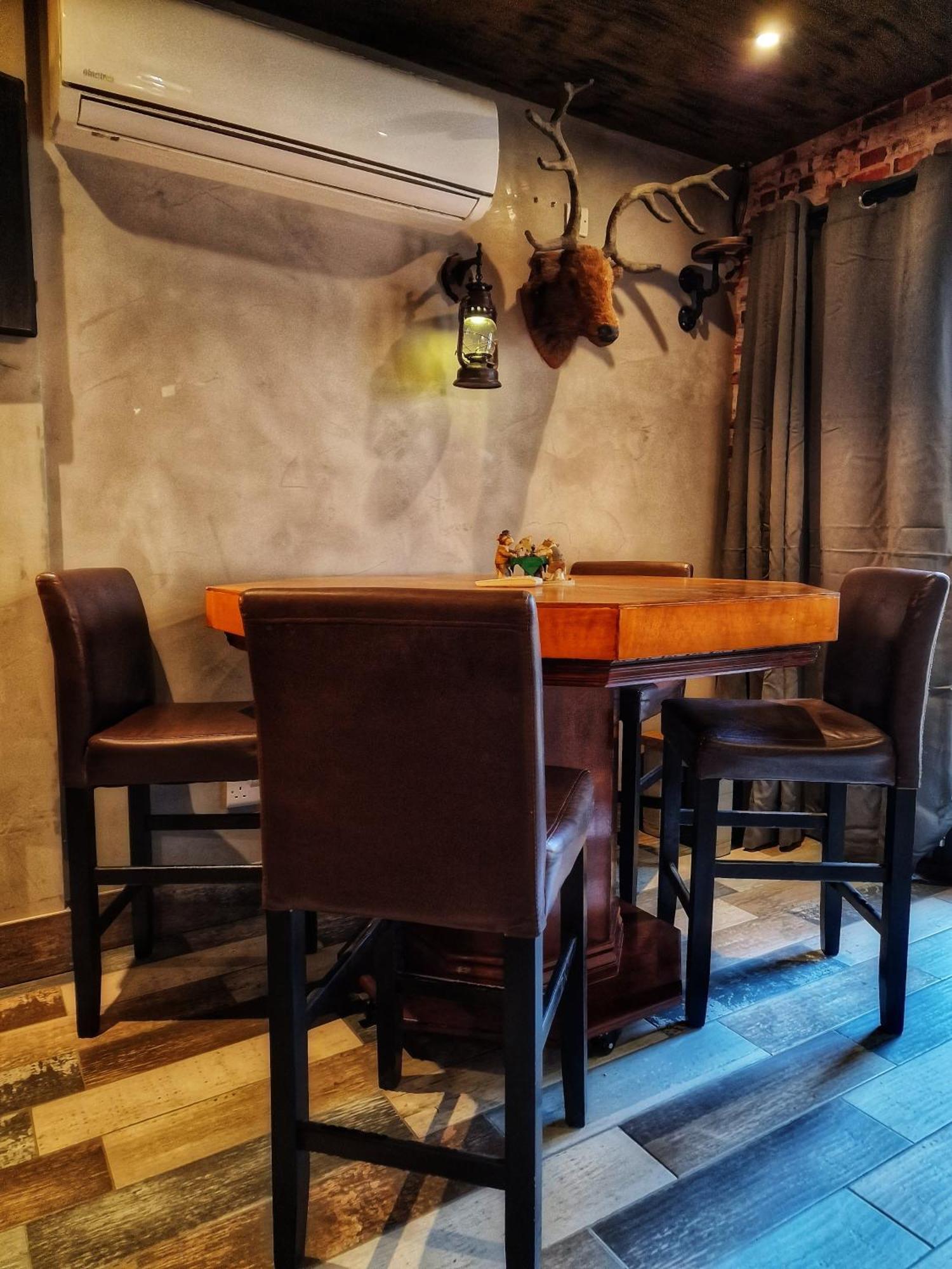 בריסטול The Pub - Unique & Authentic Experience - Free Parking!, 5 Minutes From Airbus And The Mall Cribbs מראה חיצוני תמונה